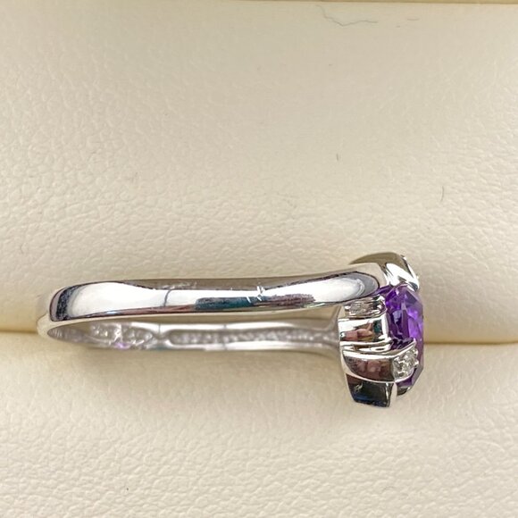 Vtg. 14K White Gold FP Friedman's Inc. 0.75 ct Amethyst & 3 Diamond Ring Sz. 7 - Picture 4 of 15